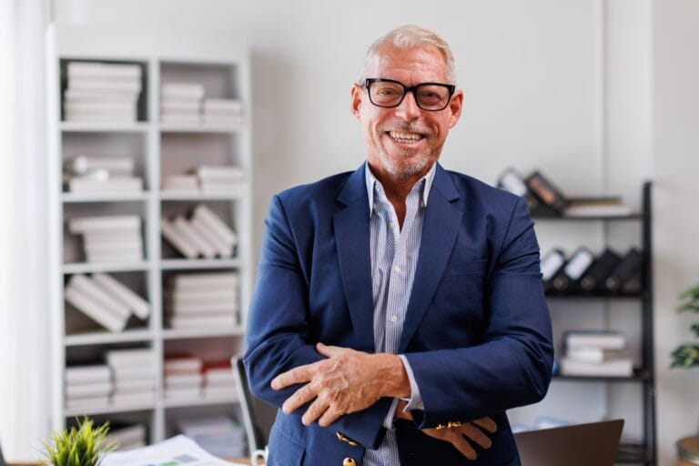 Chef d'entreprise heureux de son départ retraite